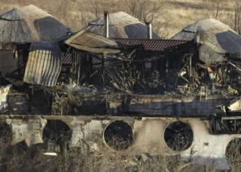 Incendiul de la Ferma Dacilor: Percheziţii la mai multe persoane, între care patronul și administratorii pensiunii / A fost extinsă urmărirea penală