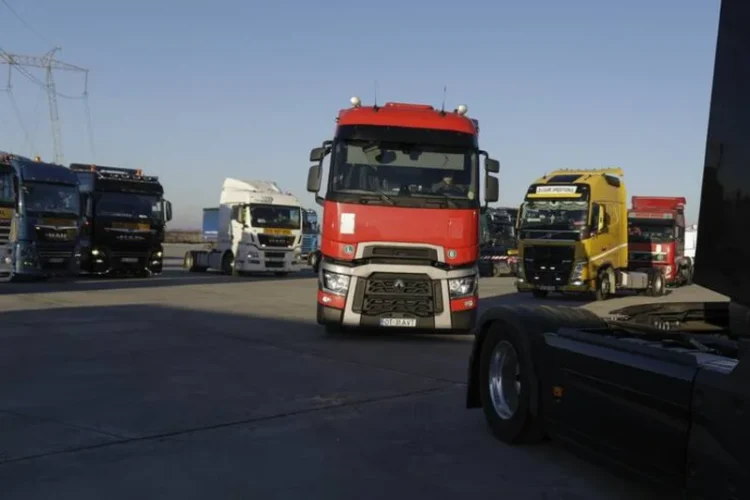 RCA-ul pentru transportatori nu poate fi redus, daunele în România, mai mari decât în alte țări (interviu) RCA-ul pentru transportatori nu poate fi redus, daunele în România, mai mari decât în alte țări (interviu)