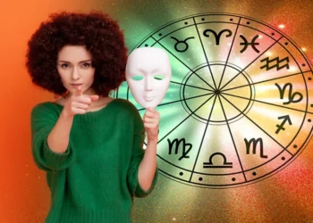 Zodiile care te vor trăda în 2024. Acești nativi te înjunghie pe la spate cu zâmbetul pe buze