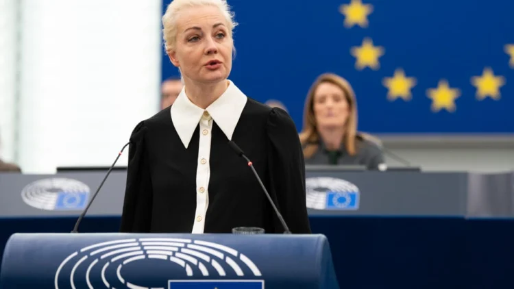 Iulia Navalnaia, în PE: Nu-l puteți învinge pe Putin cu rezoluții și sancțiuni. E un mafiot sângeros