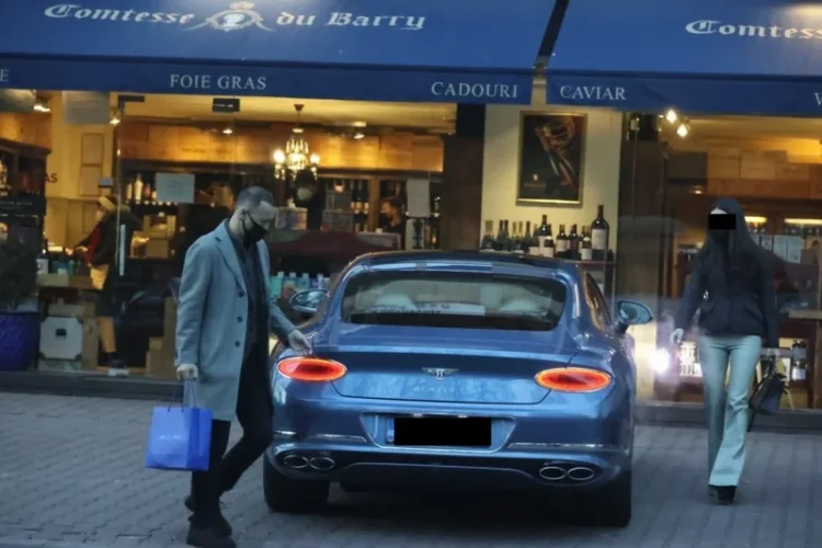 Viața de lux a unui slujbaș public. Cazul Iulian Dumitrescu, nababul care conducea un Bentley, împrumuta partidul cu bani și spărgea sute de mii de euro pe vacanțe și cumpărături