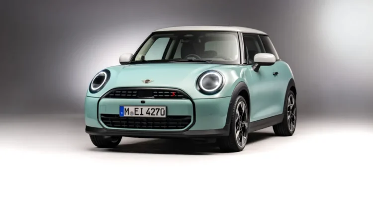 Noul Mini Cooper pe benzină debutează în România. De la cât pornesc prețurile? – GALERIE FOTO