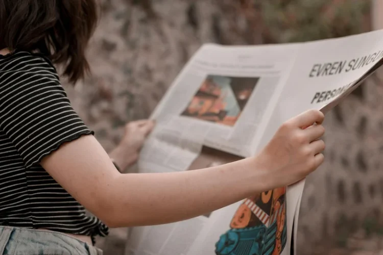 Presa este considerată coruptă și în goană după profit. În cine au încredere românii