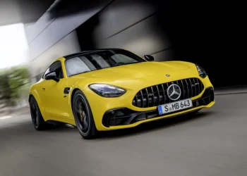 Noul Mercedes-AMG GT 43 Coupe a fost lansat cu un motor de 2.0 litri și 421 CP – GALERIE FOTO