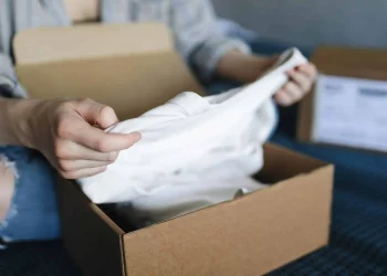 Shein și Temu, secretul dezvoltării rapide și problemele ridicate de fast fashion