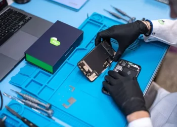 eMAG anunță un nou program BuyBack pentru telefoane