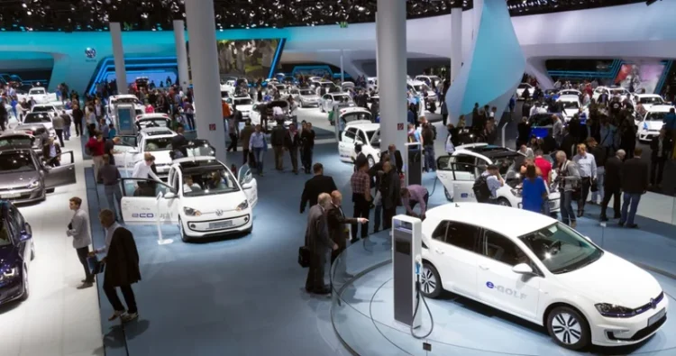 Semnal de alarmă pentru granzii europeni: Profiturile și veniturile Stellantis și Volkswagen sunt pe tobogan