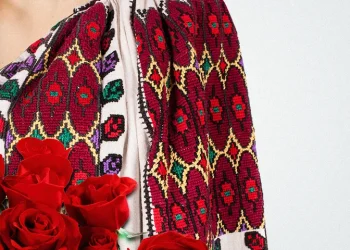 Ghidul cumpărătorului de ie românească, cele mai bune materiale și motive tradiționale