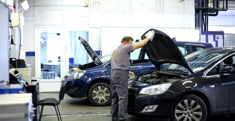 2024: Cât costă revizia mașinii. Care sunt cele mai scumpe piese