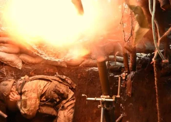 Rusia pierde aproape 1.000 de soldați pe zi în Ucraina, dar nu renunță la folosirea atacurilor în masă, potrivit unei analize a oficialilor britanici