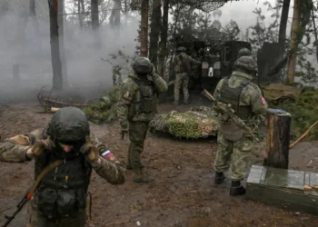 Rusia bombardează masiv căile ferate din Ucraina pentru a bloca ajutorul Occidentului: „Pregătește o ofensivă de amploare”