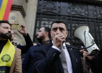 „Un gunoi”. Candidatul AUR la Primăria Sectorului 6 îl atacă pe George Simion