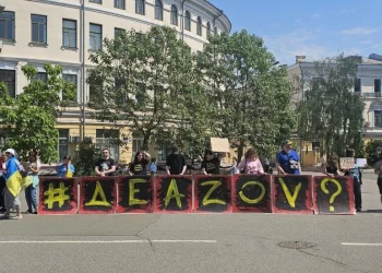 Ucraina: Familiile prizonierilor de la Mariupol la limita disperării