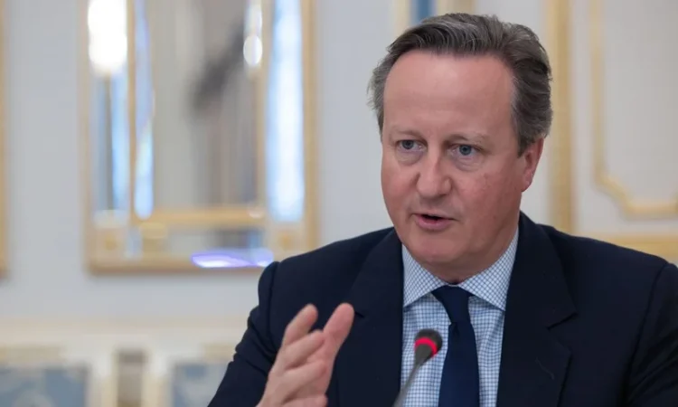 Șeful diplomației britanice cere aliaților din NATO să fie mai asertivi și să aloce cât mai curând 2,5% din PIB pentru apărare