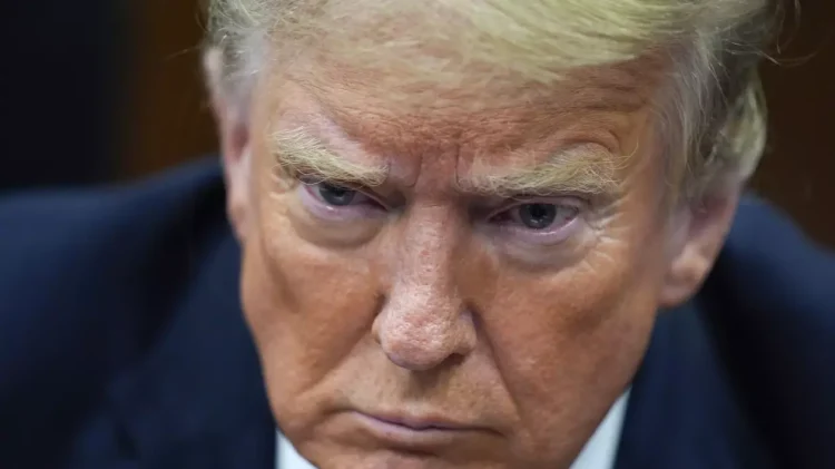 Donald Trump, găsit vinovat pentru toate cele 34 de capete de acuzare. Este primul fost președinte american condamnat penal. Reacția lui Joe Biden Donald Trump, găsit vinovat pentru toate cele 34 de capete de acuzare. Este primul fost președinte american condamnat penal. Reacția lui Joe Biden
