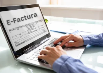 Noua lege care scapă de răspundere penală marii evazioniști prevede pedepse cu închisoarea pentru RO e-Factura