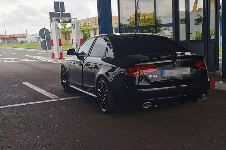 Șoferii pot trece granița cu o dovadă înlocuitoare a permisului auto? Ce prevede legea internațională