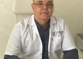 Sexologul ce vine de la Paris pentru a trata pacientele din România: cum arată viața doctorului Radu Sorin, studentul medicinist născut să creadă în propriile șanse