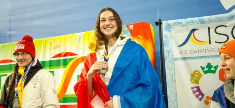 Cum arată viața româncei care a stabilit recordul mondial în ape înghețate? Simona Chiru: „de luni până sâmbătă am între 6 și 9 antrenamente de aproximativ 2 ore”