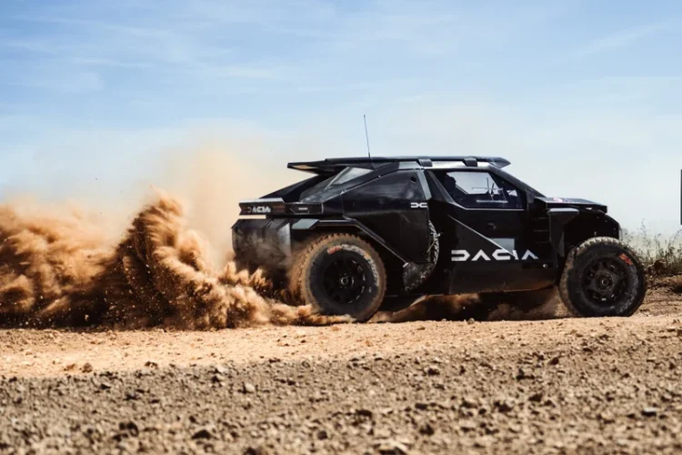 Dacia trece cu succes de primele teste cu prototipul Sandrider de Dakar