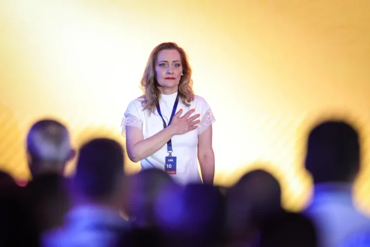 Elena Lasconi și-a depus candidatura la prezidențiale: „Aș dori un Guvern PNL-USR-UDMR. Liberalii să se mobilizeze, să avem cu cine discuta” VIDEO