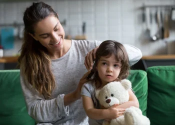 Teme esențiale pe care oamenii politici le ocolesc: fertilitatea în scădere și depopularea României