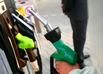 Ce faci dacă ai pus benzină sau motorină amestecate cu apă? Cum eviți o daună majoră Ce faci dacă ai pus benzină sau motorină amestecate cu apă? Cum eviți o daună majoră