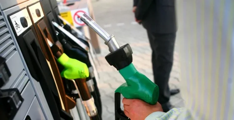 Ce faci dacă ai pus benzină sau motorină amestecate cu apă? Cum eviți o daună majoră