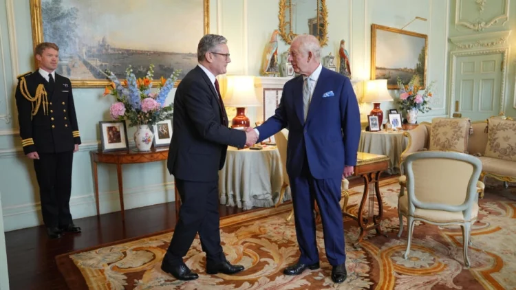 UK: Cine este noul premier Laburist Keir Starmer și ce planuri de guvernare are UK: Cine este noul premier Laburist Keir Starmer și ce planuri de guvernare are