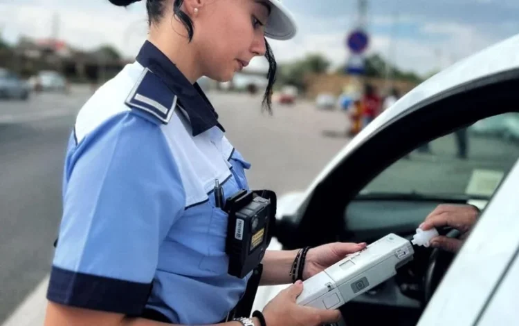 Șoferii au voie să refuze etilotestul și drugtestul. Ce pot face polițiștii în continuare