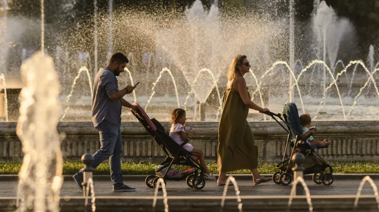 Jumătate de țară scapă de caniculă, dar e lovită de vijelii. Sudul rămâne însă sub avertizare cod roșu