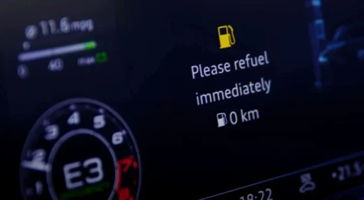 S-a aprins becul de combustibil? Câți kilometri mai poți merge până se va opri motorul
