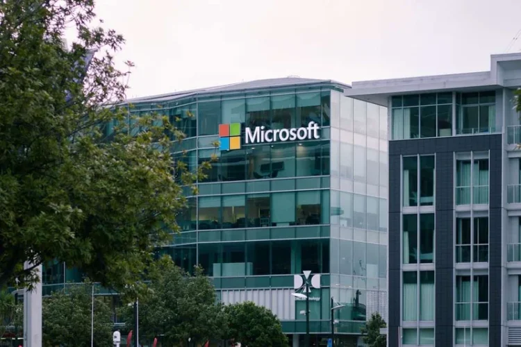 Pană informatică, dar nu și pană de teorii ale conspirației: valul lansat de eroarea Microsoft