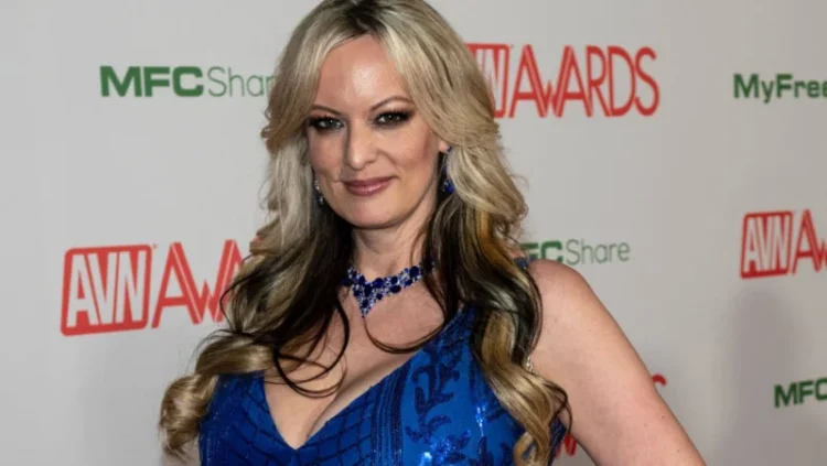 Suma uriașă pe care a primit-o Stormy Daniels de la susținătorii ei după ce a depus mărturie în procesul lui Donald Trump