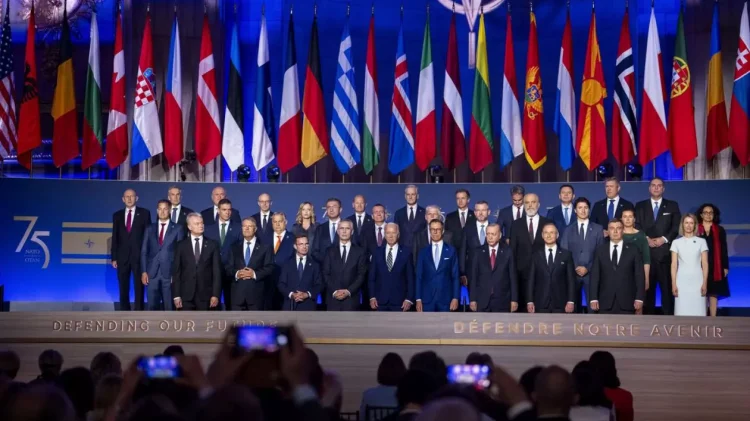 România și alte țări NATO vor oferi Ucrainei noi sisteme Patriot. „Vor contribui la protejarea oraşelor, civililor şi soldaţilor”
