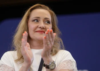 VIDEO Elena Lasconi, atac la Klaus Iohannis: „E arogant, și-a văzut doar de vacanțe și de propriul interes” / Despre Ciucă: Un PSD-ist vopsit galben