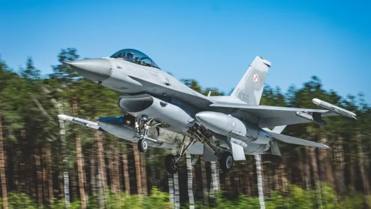 Reuters: Avioanele F-16 nu sunt o soluție magică pentru Ucraina în războiul cu Rusia