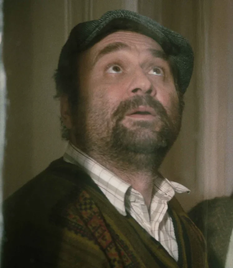 De la „Celentano din Las Fierbinți”, la „Anul nou care n-a fost”. Adrian Văncică: „Lumea nu mă ia să joc roluri de psihopat, tot pe comedie mă caută”