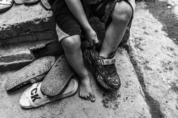 „Ii este rușine să spună că îi este foame”. 8220 de copii au nevoie de ajutorul nostru ca să nu abandoneze școala