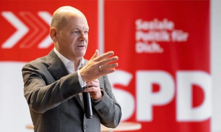 Nemții își votează parlamentarii. Cine ar putea să îi ia locul cancelarului în exerciţiu Olaf Scholz