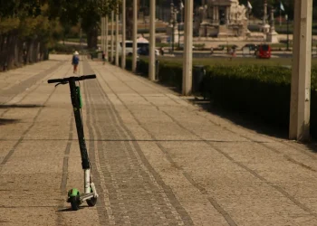 O capitală din Europa va interzice închirierea de trotinete electrice pe motiv că sunt prea periculoase