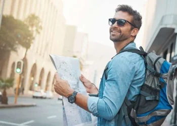 Vreme mai răcoroasă, prețuri mai mici: Câți bani dau românii pe vacanțele din extrasezon