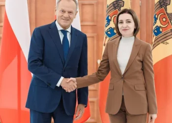 Maia Sandu “a înfuriat Moscova, a impresionat Europa, și-a salvat încă o dată țara”. Reverența lui Tusk pentru “un mare lider și o națiune curajoasă”