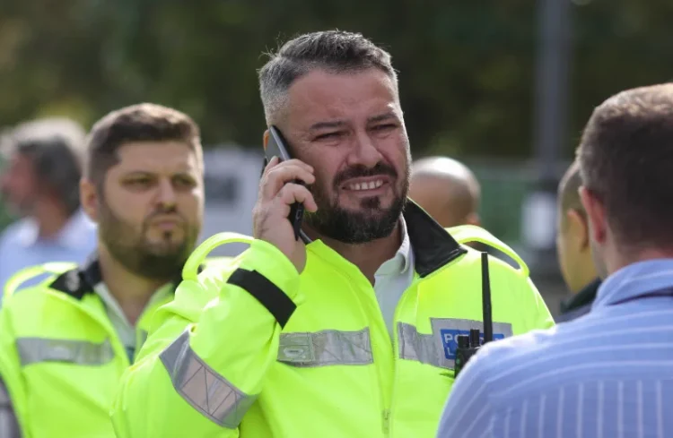 Cine este Cristian Pîslă, polițistul local care l-a blocat pe Nicușor Dan la Piața Unirii.  Ascensiunea rapidă în Primăria Sectorului 4