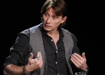 VIDEO | Marius Manole: CCR vrea alegeri ca în Rusia! Renumără până iese cine vor ei