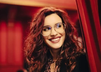 Diana Păcurar, regizoare: „Poate că este în firea lucrurilor să simțim că mamele nu fac niciodată îndeajuns”