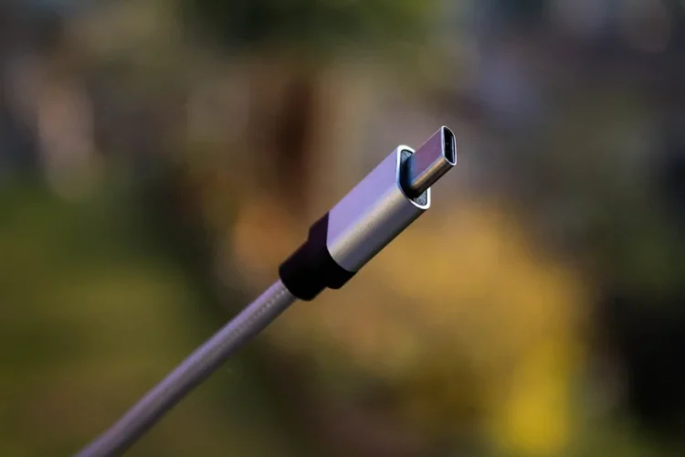 Portul USB-C devine obligatoriu pentru gadgeturi în Uniunea Europeană. Directiva UE intră azi în vigoare