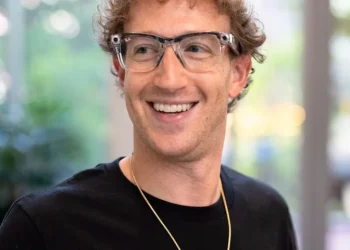 Mark Zuckerberg anunță că “va reduce drastic cenzura” pe Facebook și Instagram și va acorda “prioritate libertății de exprimare”, criticând guvernele, presa tradițională și UE