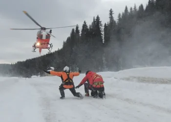 REPLICA Salvamont la tupeul unui ucrainean, care amenință cu procese, pentru că nu i-au găsit rudele fugare, rătăcite prin munți: „Ne lasă…«reci»”