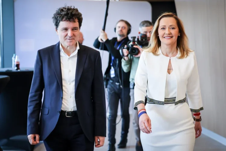 S-a stricat prietenia. Elena Lasconi nu are milă de Nicușor Dan. „Eu știu ce reprezint, aștept să aflu ce reprezintă el”